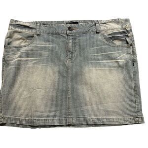 Torrid Skirt striped zip front sz 20